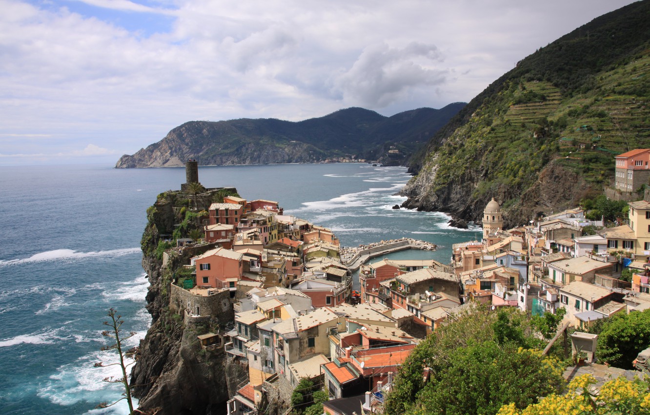 Vernazza Italy Sea And Mountains Nature Landscape Wallpapers