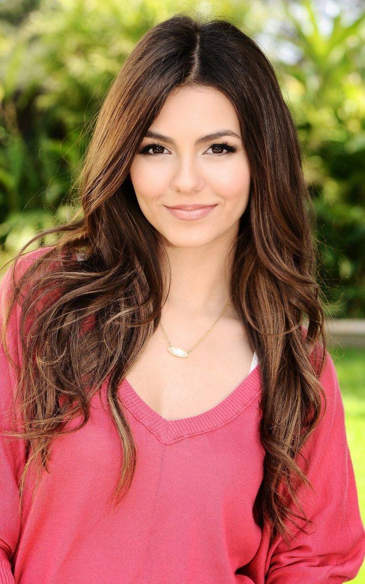 Victoria Justice Brunette And Singer Wallpapers
