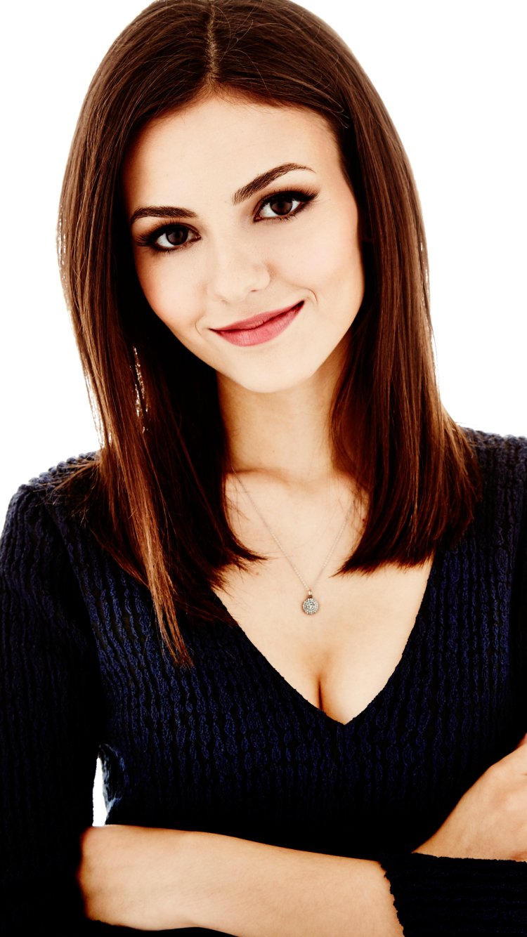 Victoria Justice Brunette And Singer Wallpapers