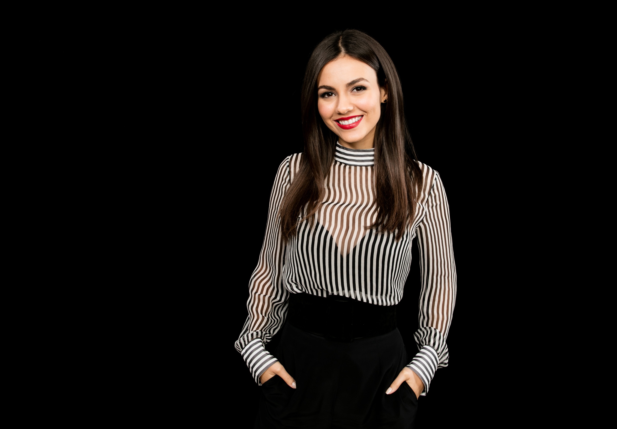 Victoria Justice Brunette And Singer Wallpapers