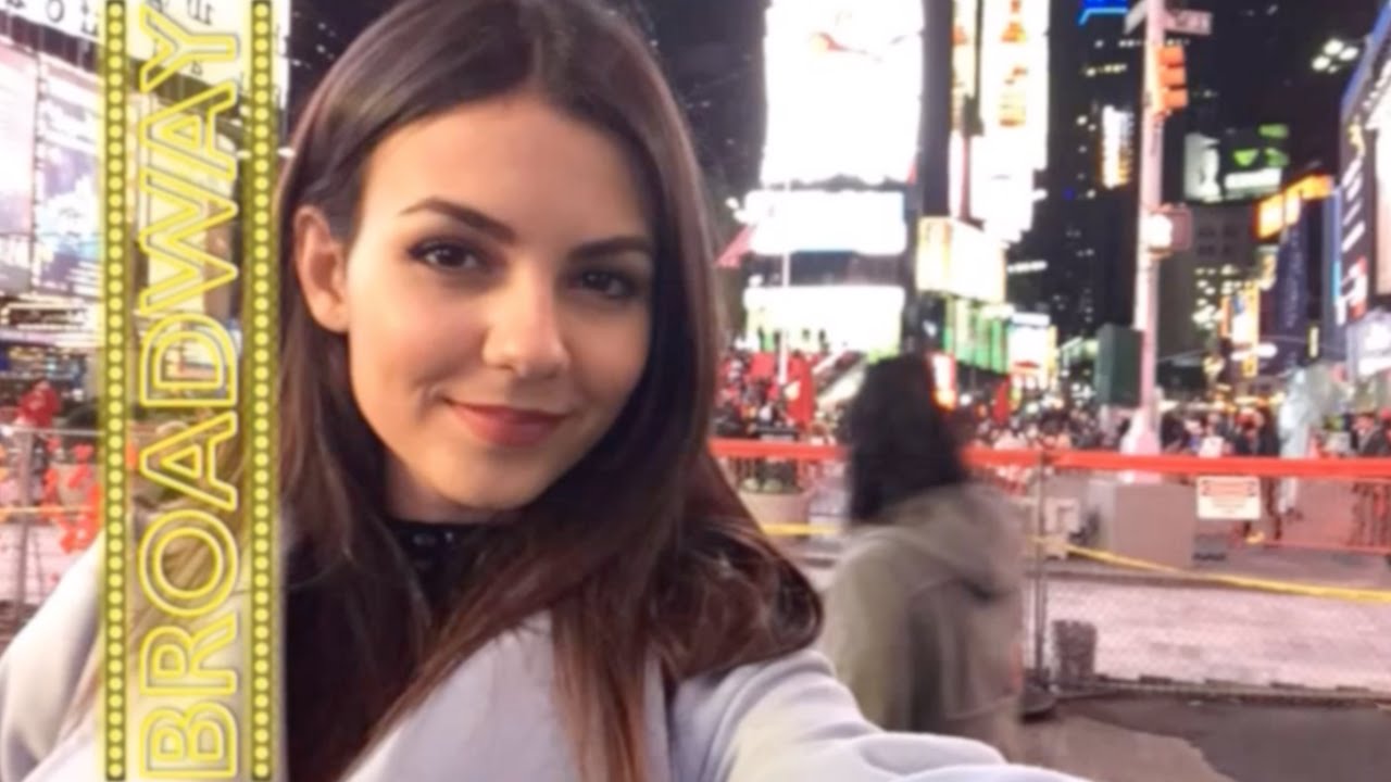 Victoria Justice Selfie Snaps 2017 Wallpapers