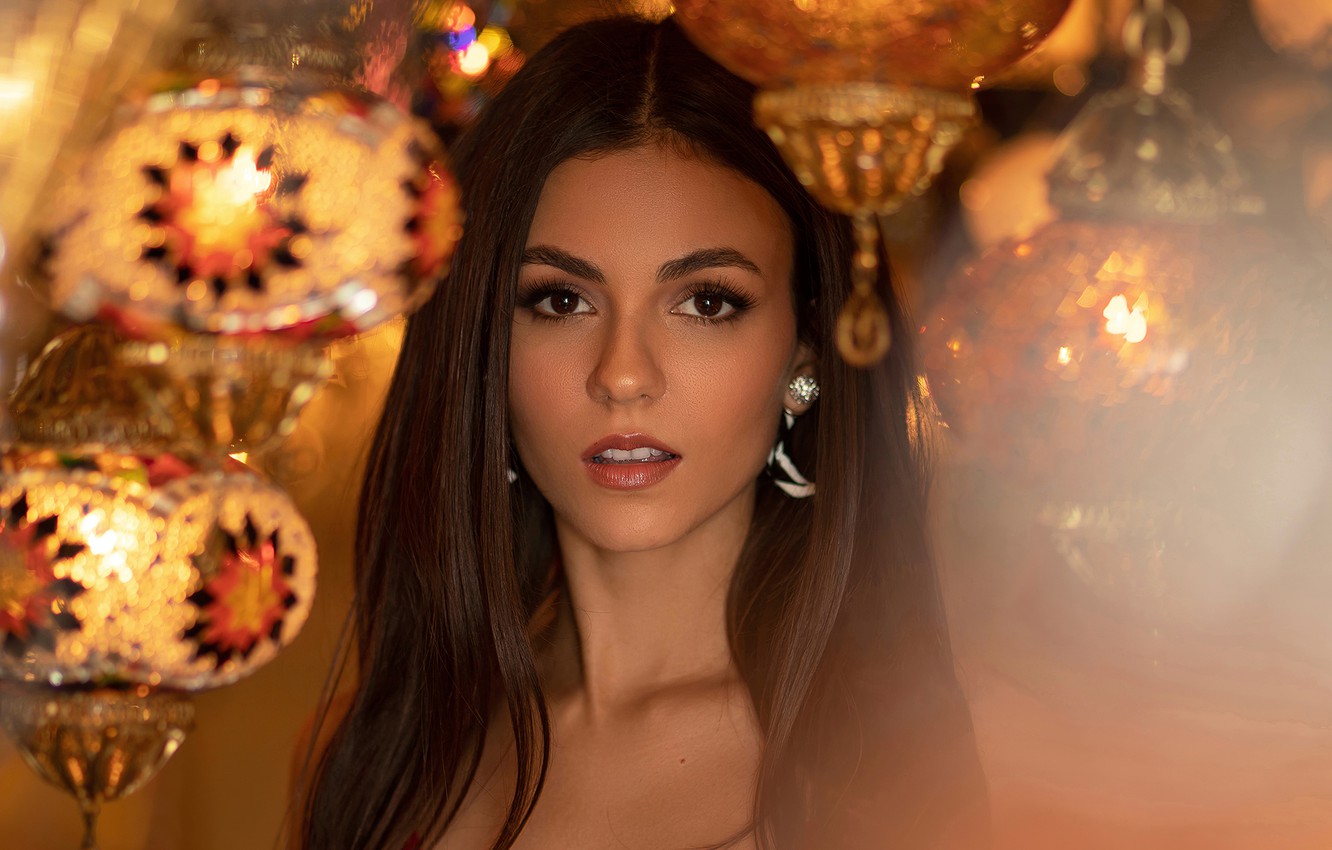 Victoria Justice Selfie Snaps 2017 Wallpapers