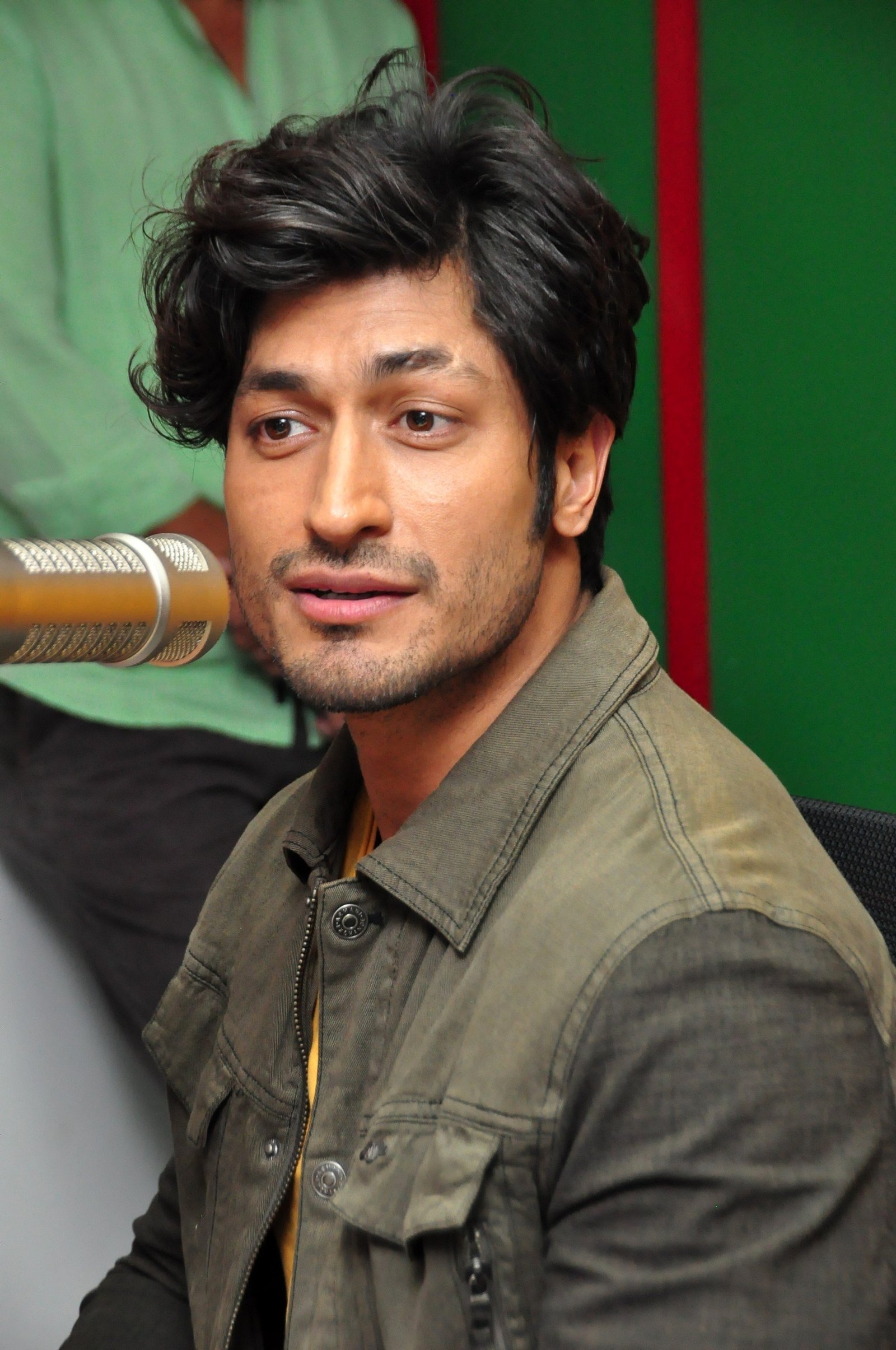 Vidyut Jamwal Hairstyle Wallpapers