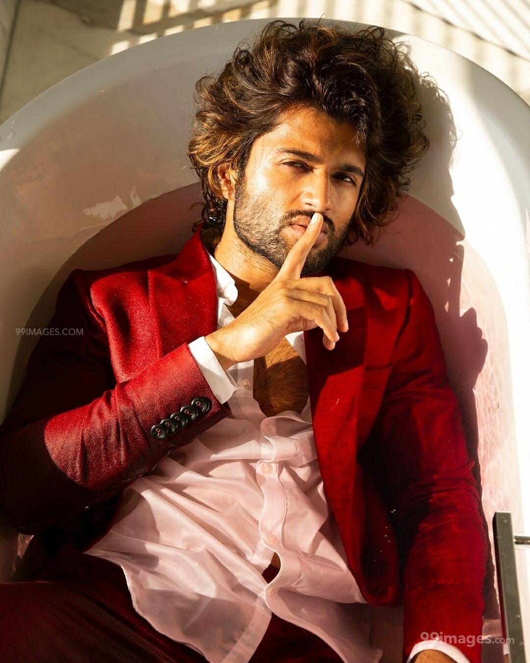 Vijay Devarakonda Images Wallpapers