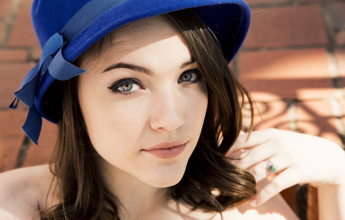 Violett Beane Portrait Wallpapers