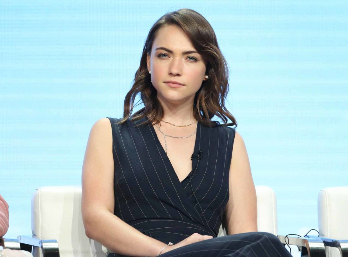 Violett Beane Summer TCA Portrait Wallpapers