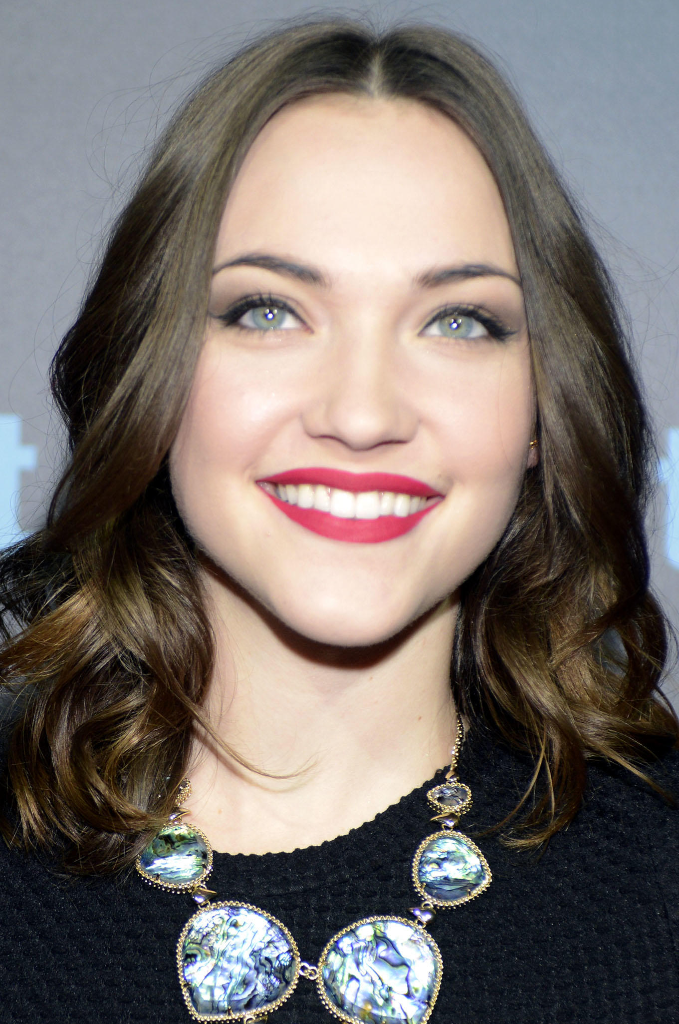 Violett Beane Wallpapers