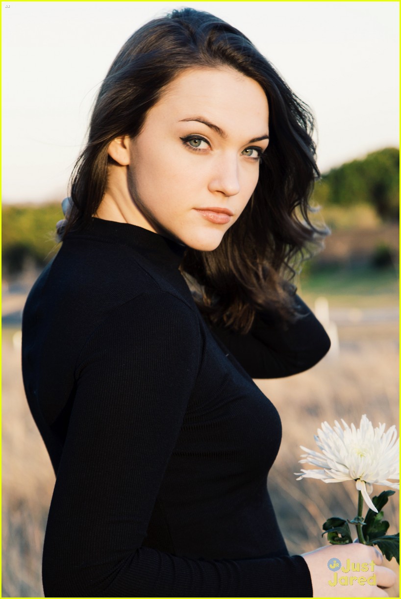 Violett Beane Wallpapers