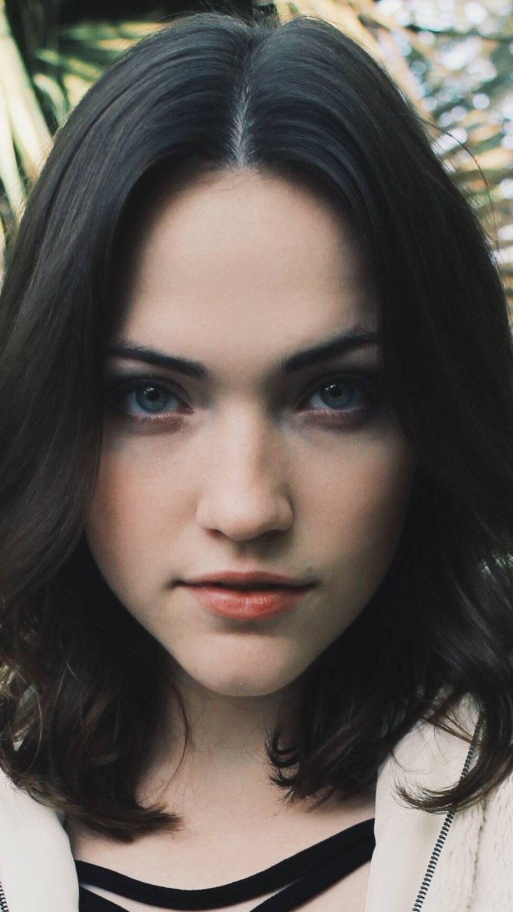 Violett Beane Wallpapers