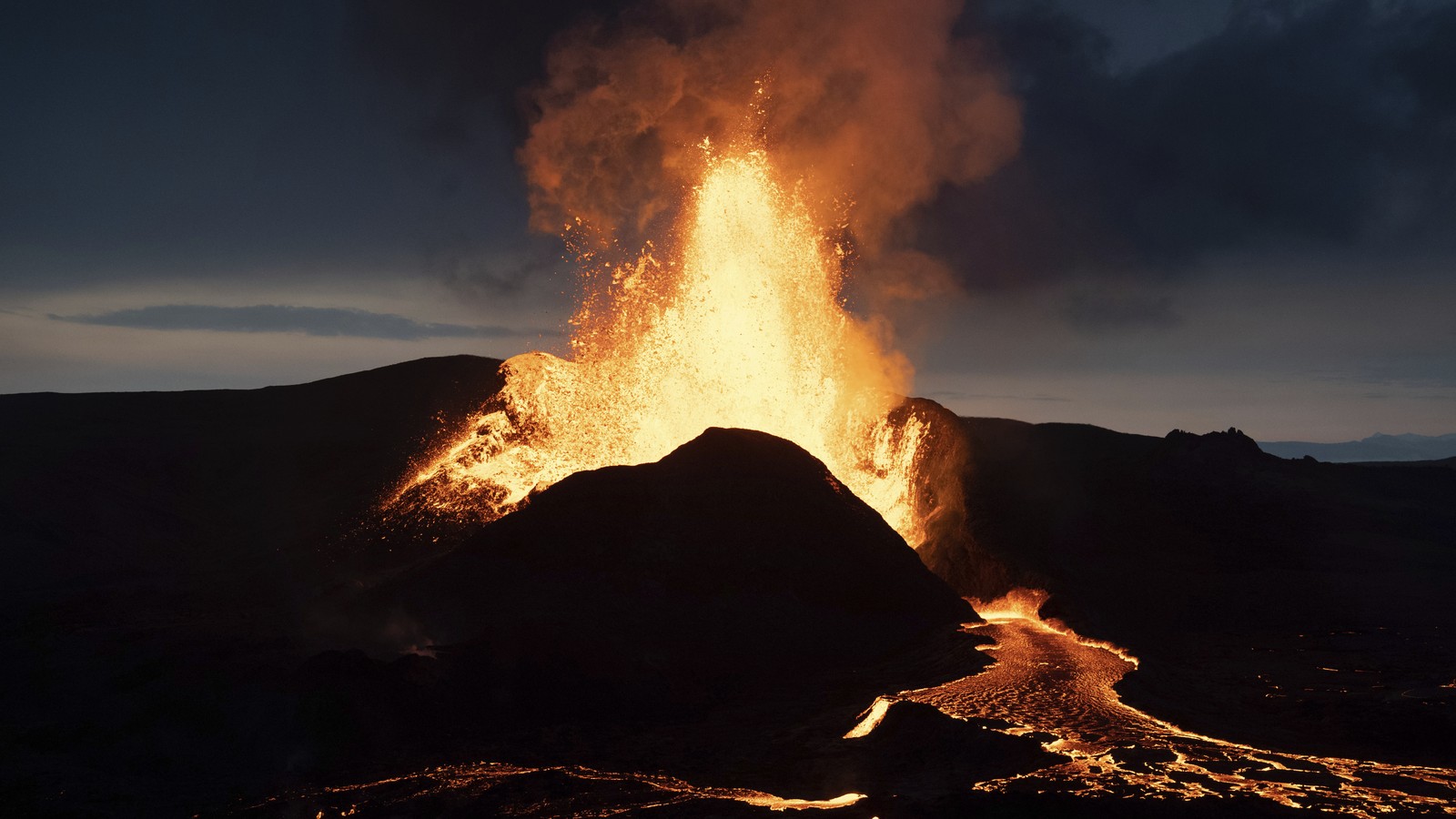 Volcanic Eruption At Geldingadalir Wallpapers