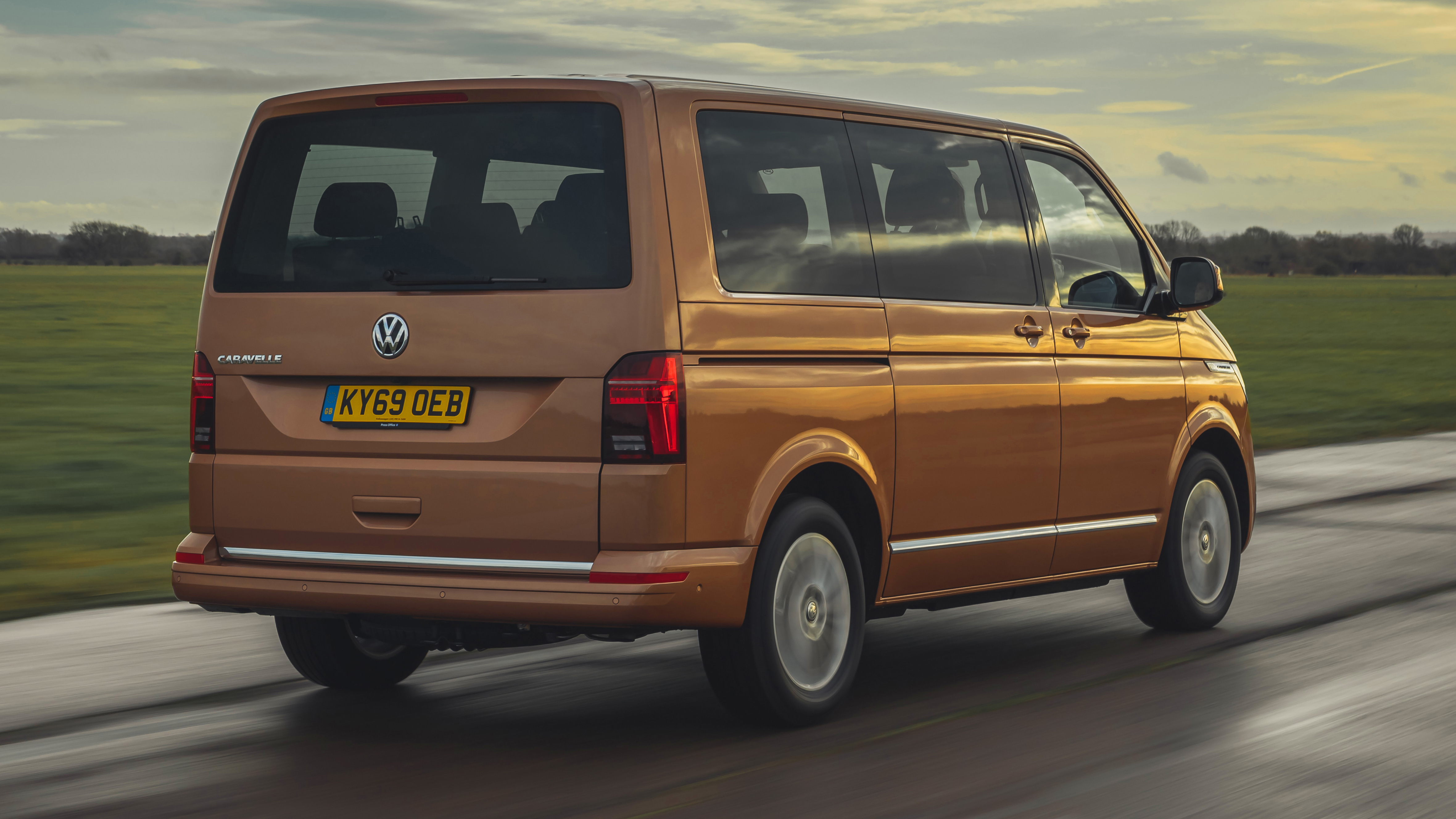 Volkswagen Caravelle Wallpapers