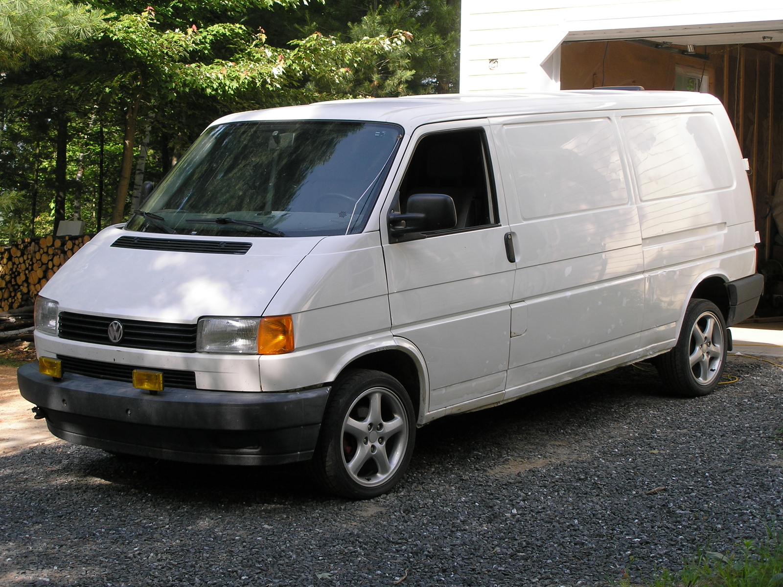 Выбрать т4. Volkswagen t4. VW t4 Eurovan. Фольксваген Транспортер т4. VW Transporter t4 1997.