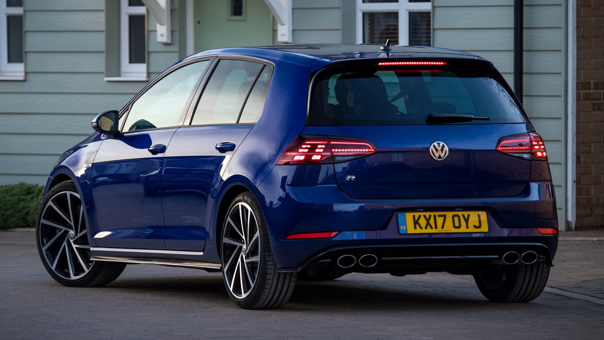 Volkswagen Golf R Wallpapers