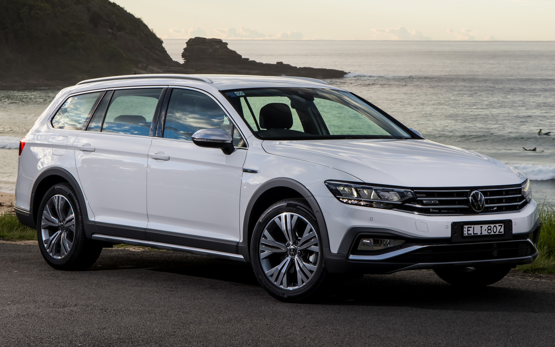 Volkswagen Passat Alltrack Wallpapers