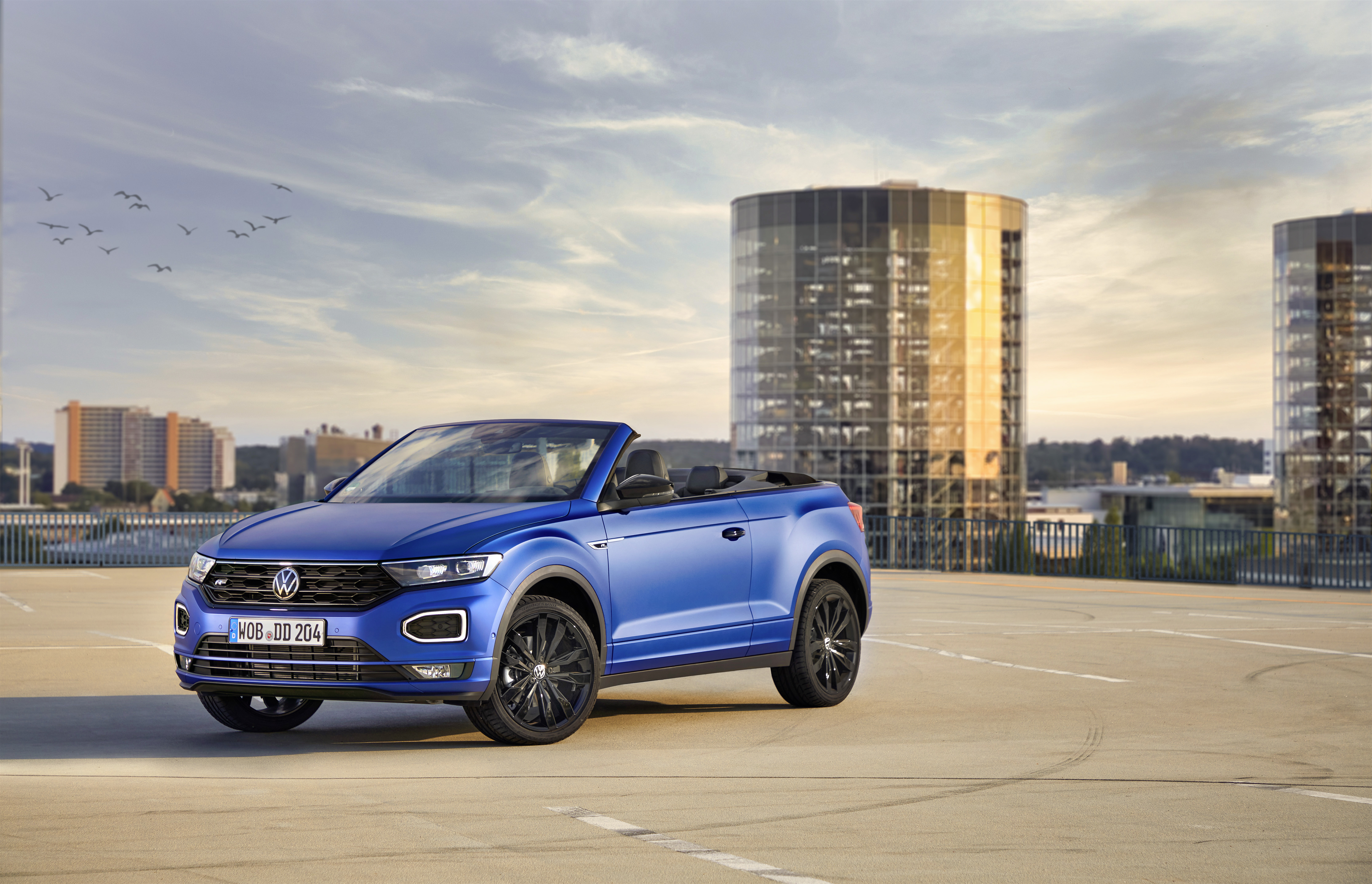 Volkswagen T-Roc R-Line Wallpapers