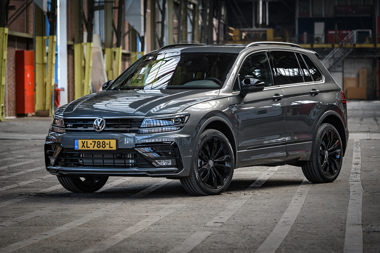 Volkswagen Tiguan R-Line Black Style Wallpapers