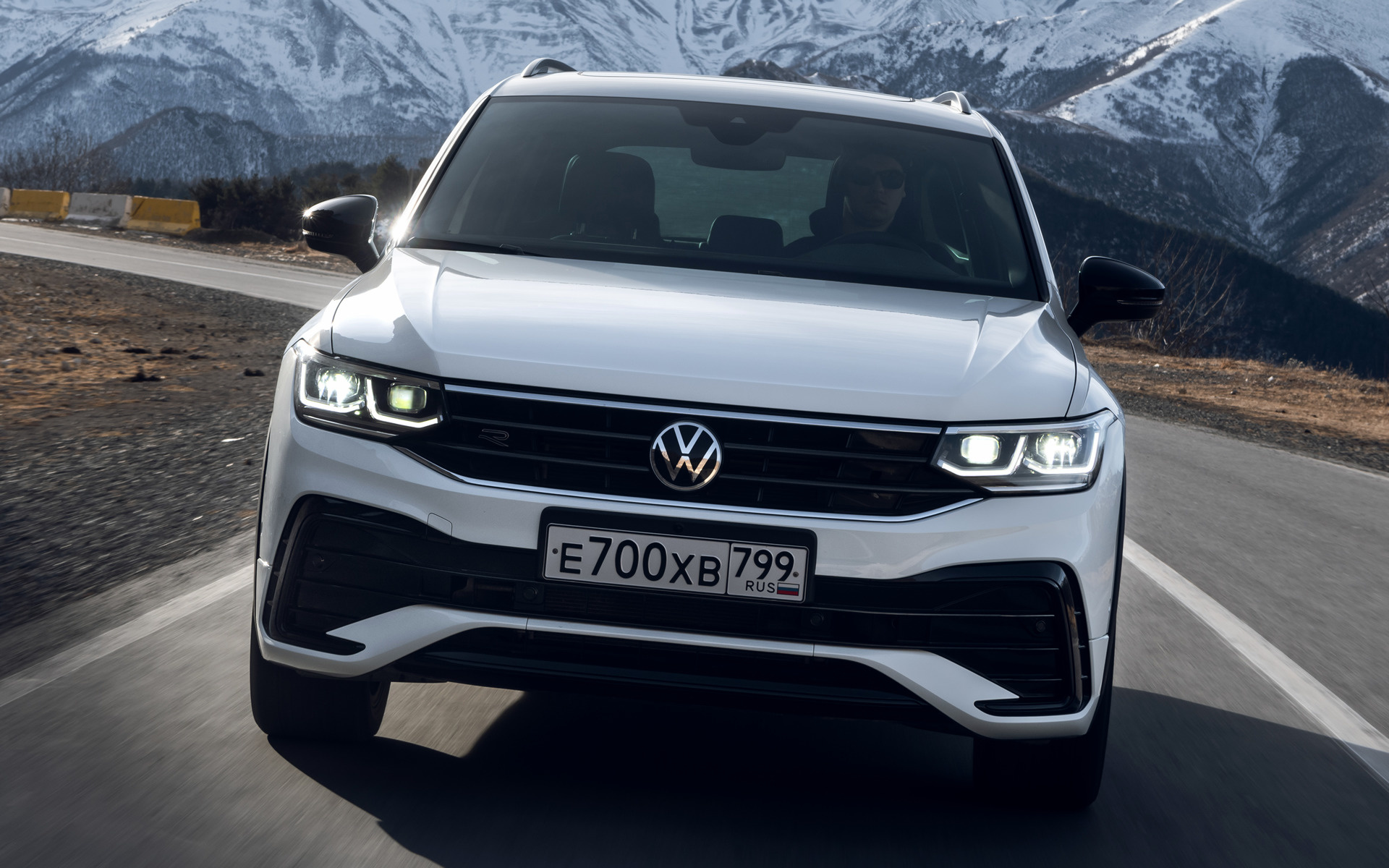 Volkswagen Tiguan X R-Line Wallpapers