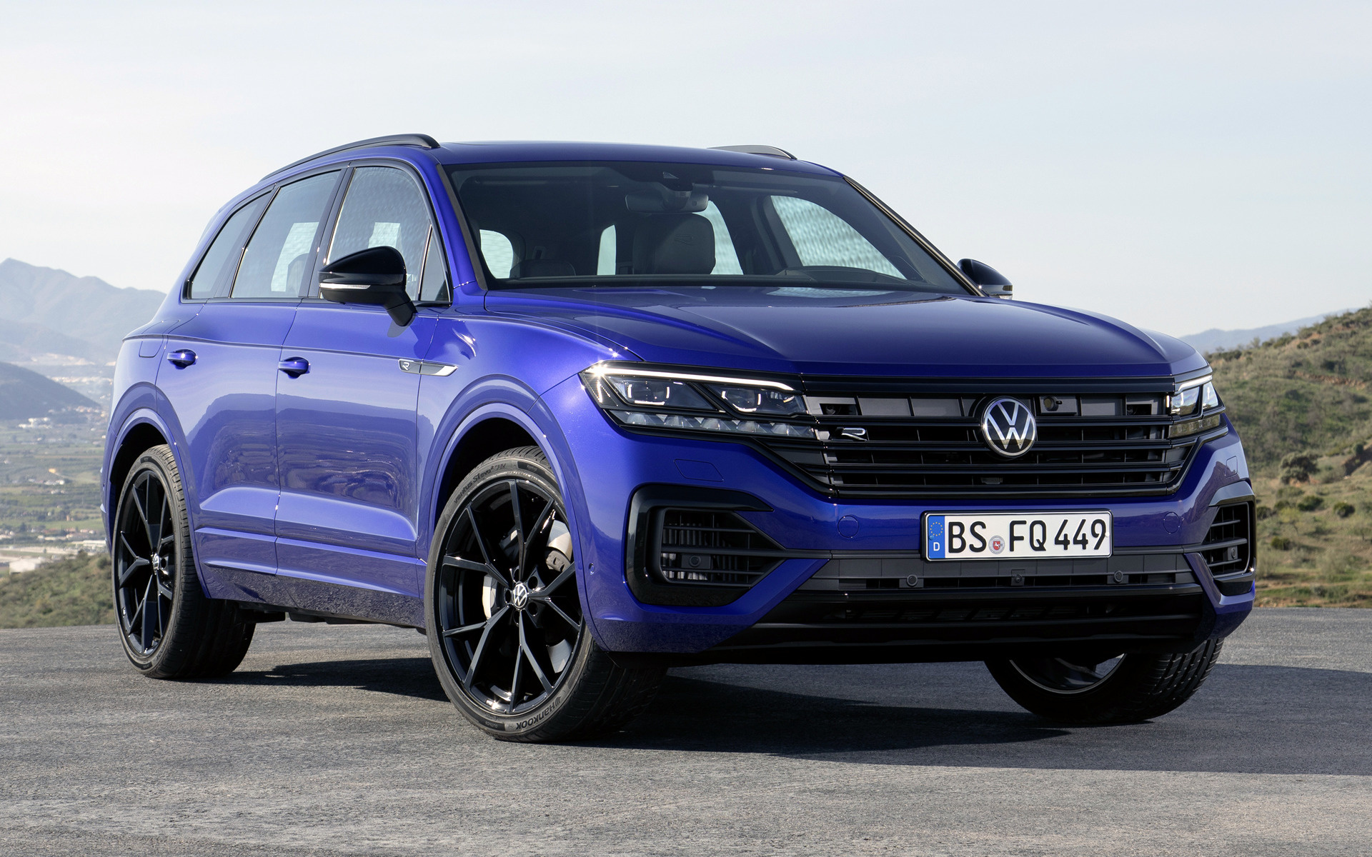 Volkswagen Touareg R-Line Wallpapers