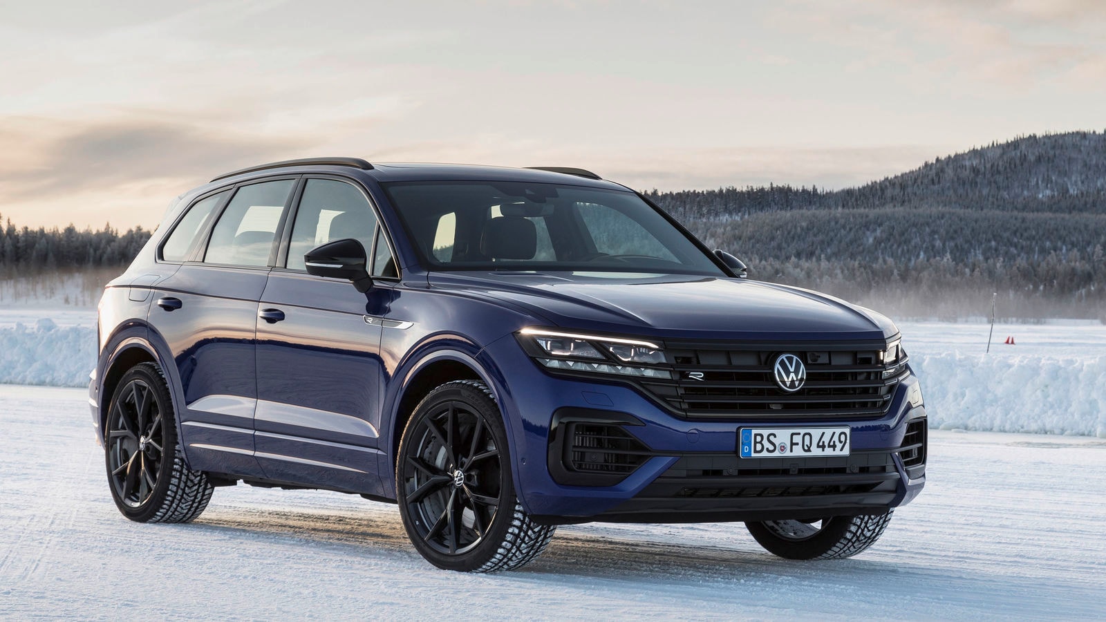 Volkswagen Touareg R-Line Wallpapers