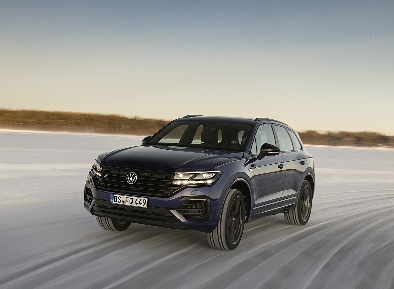 Volkswagen Touareg R-Line Wallpapers