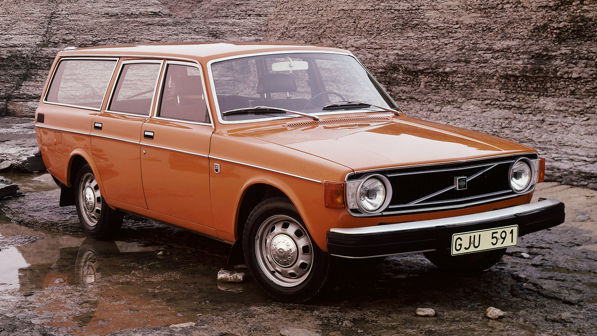 Volvo 140 Series Wallpapers