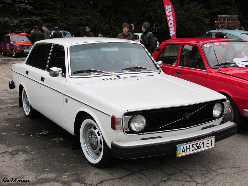 Volvo 140 Series Wallpapers