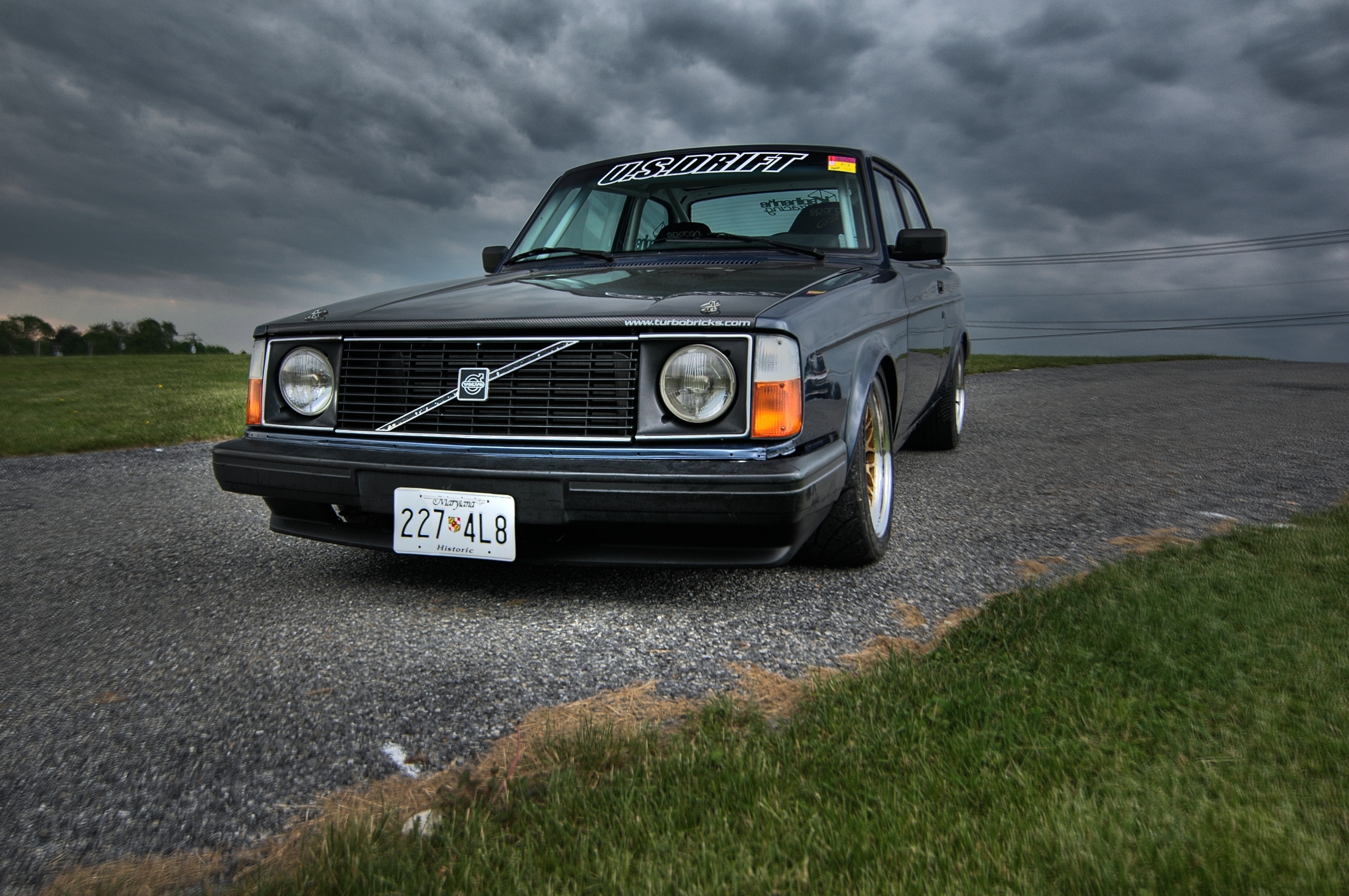 Volvo 240 Series Wallpapers