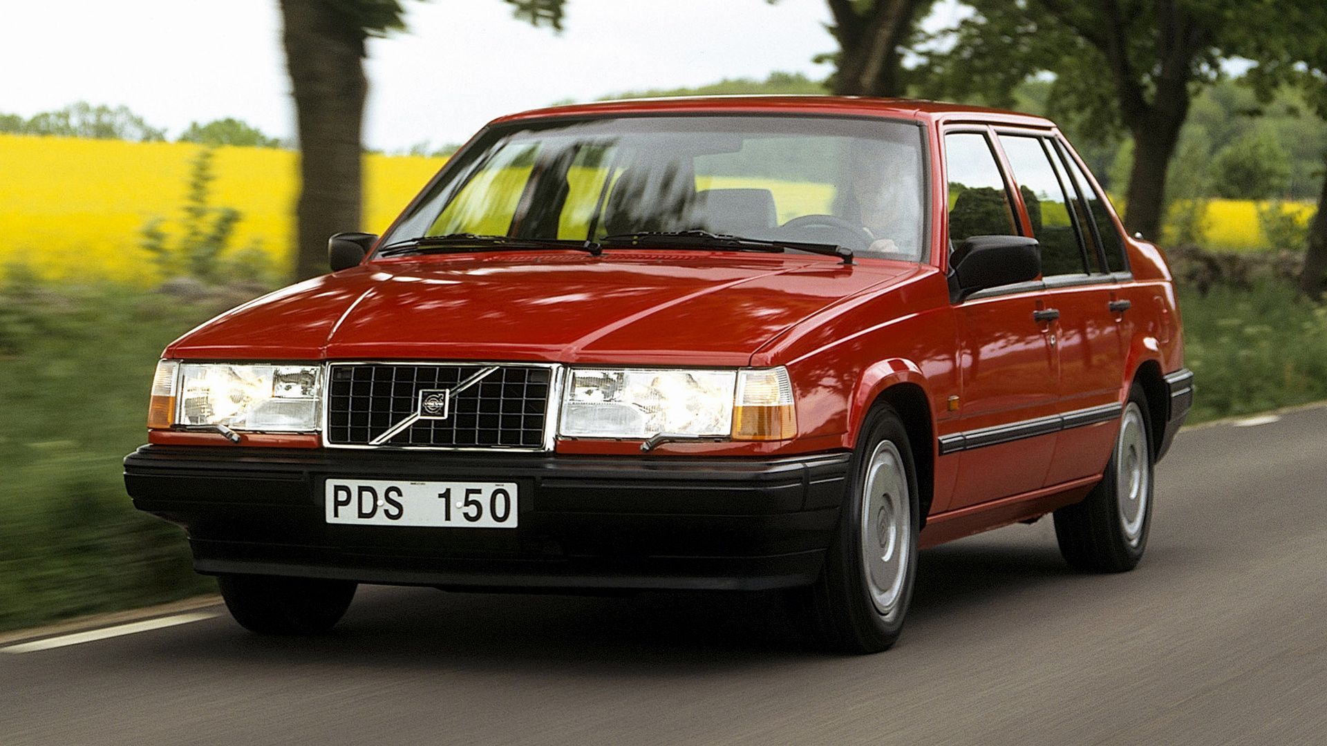 Volvo 700 Series Wallpapers