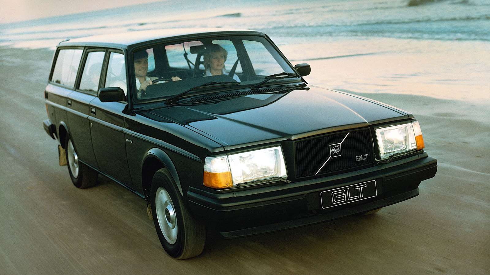 Volvo Estate Concept Wallpapers