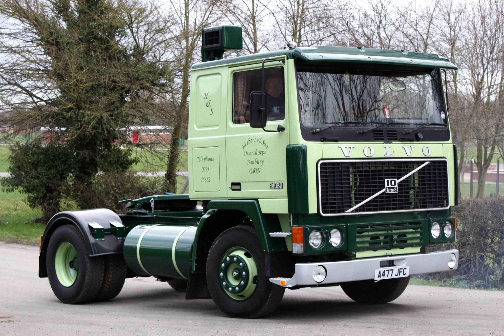 Volvo F-1020 Wallpapers