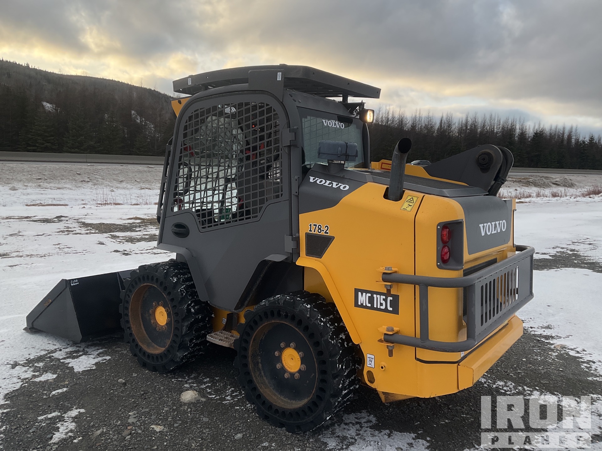 Volvo Skid Steer Wallpapers