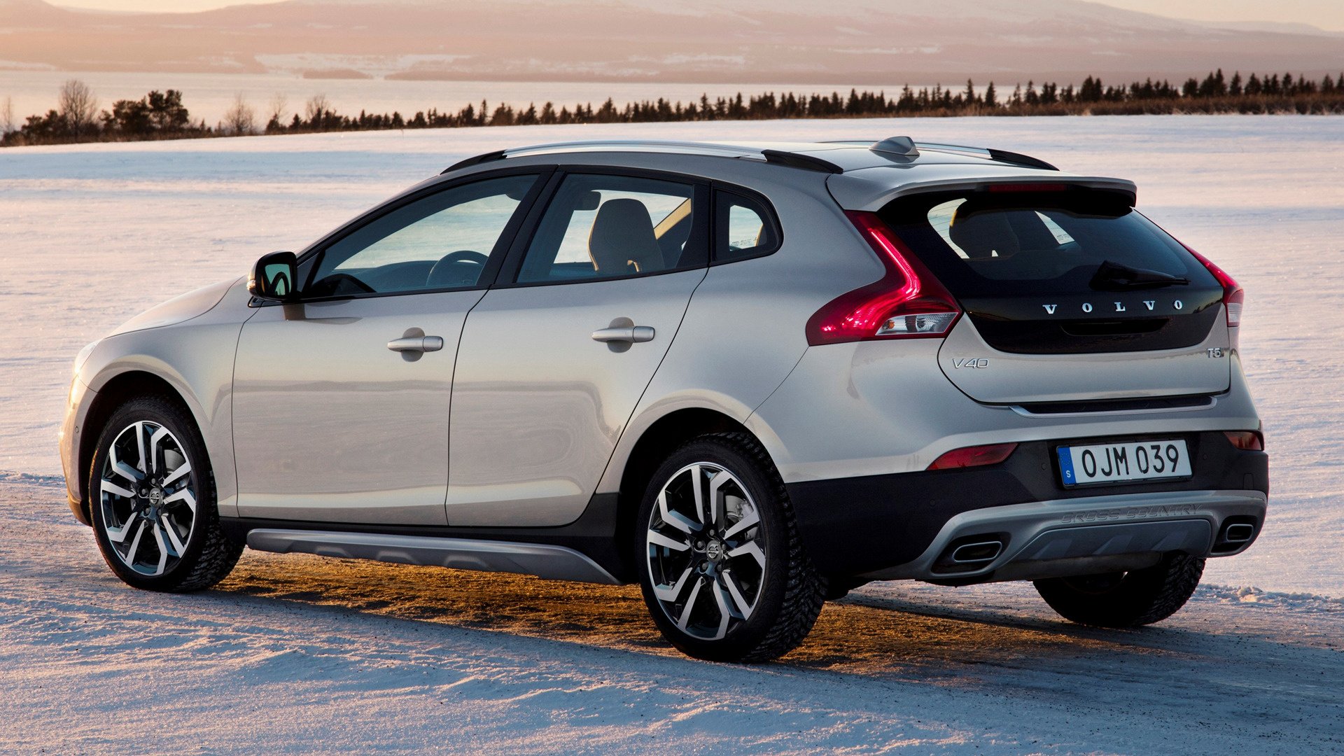 Volvo V40 2019 Wallpapers