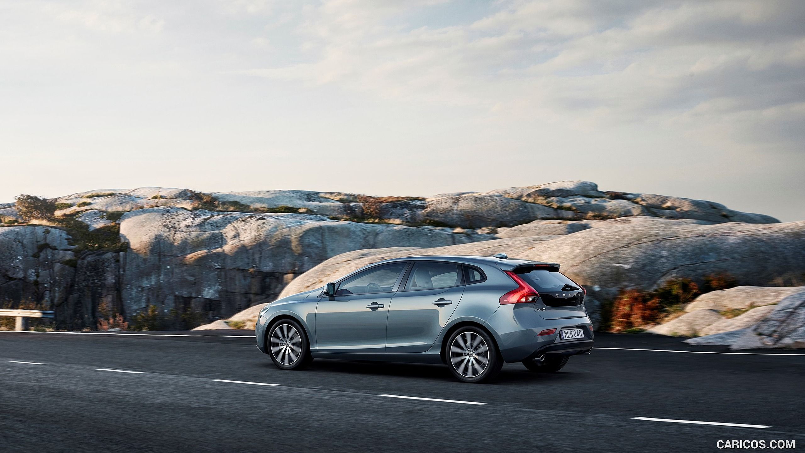 Volvo V40 2019 Wallpapers