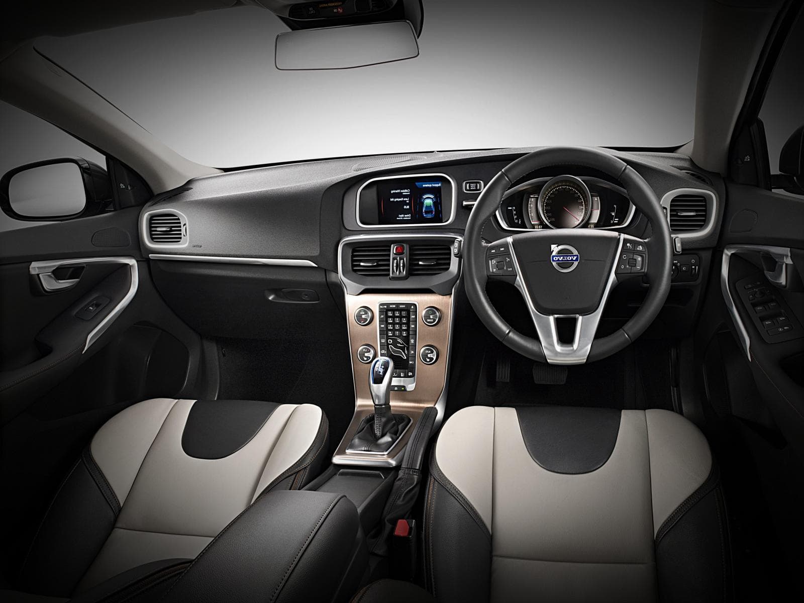 Volvo V40 Wallpapers