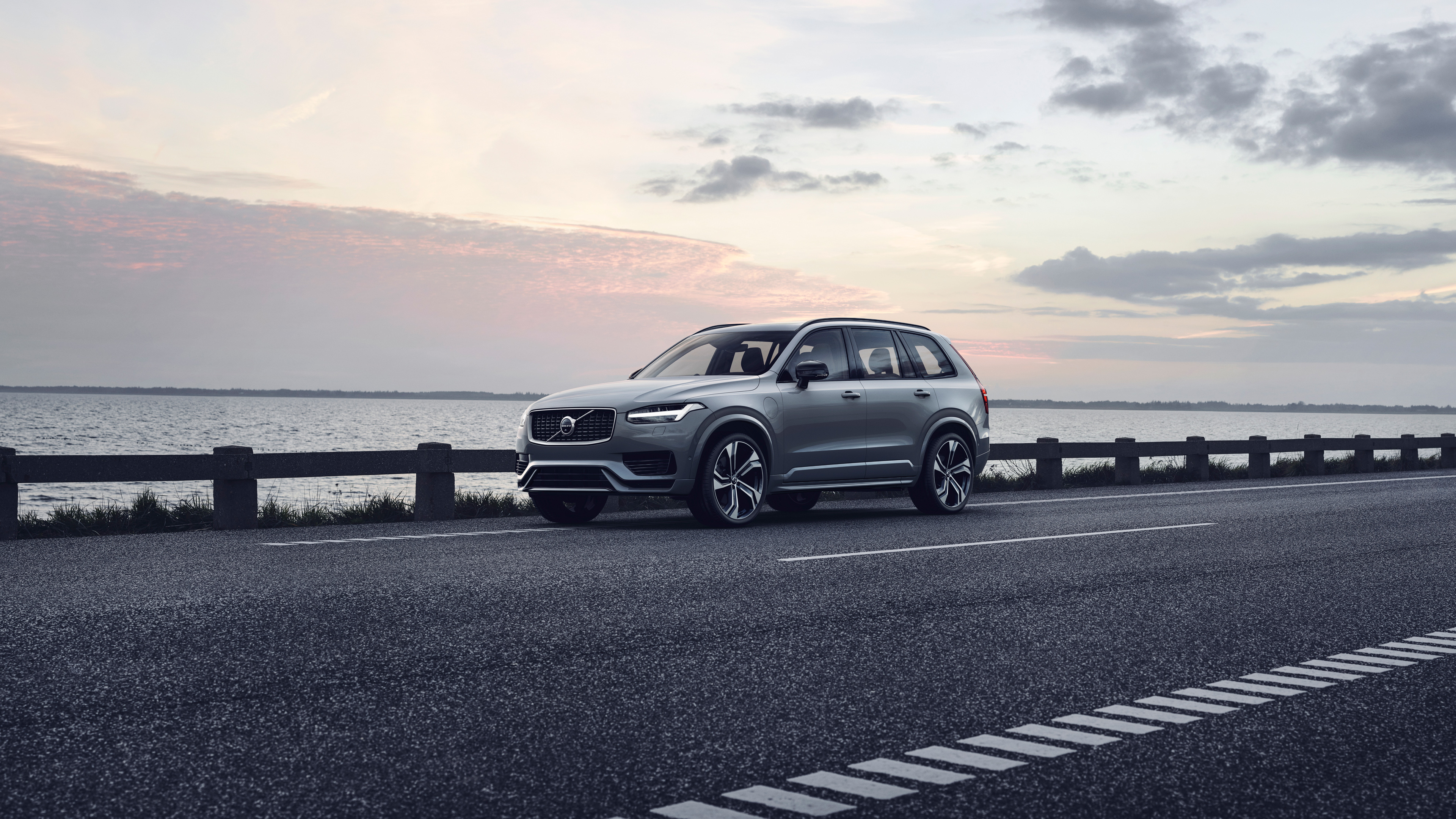 Volvo Xc90 R-Design Wallpapers