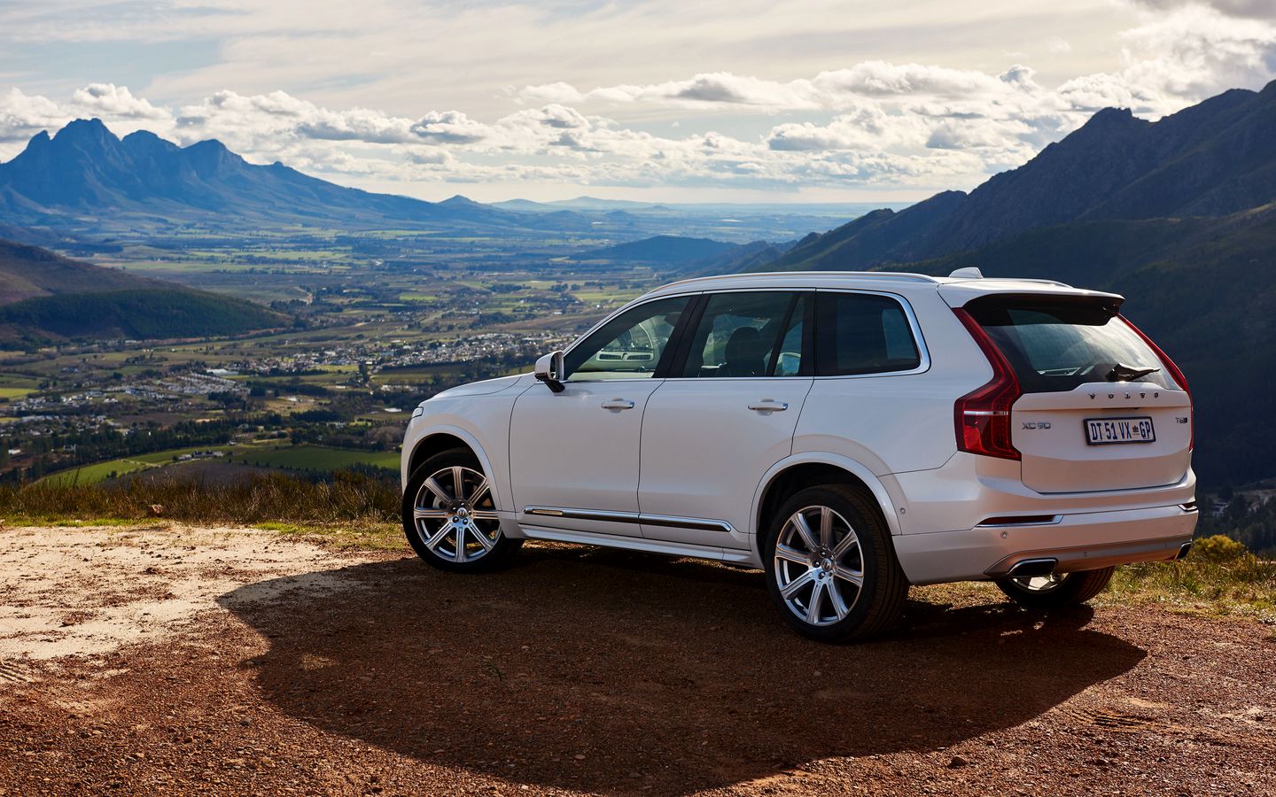 Volvo Xc90 Wallpapers