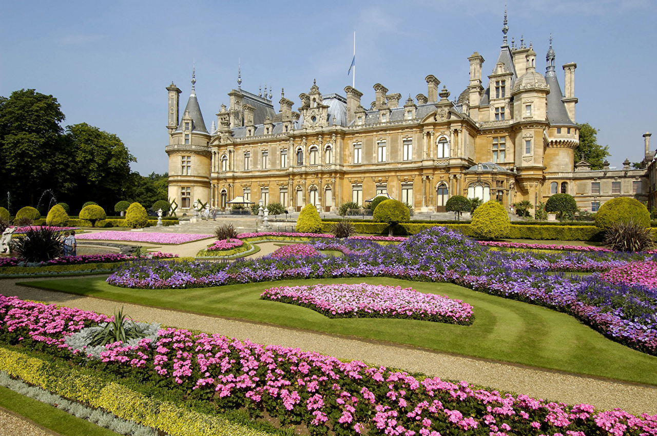 Waddesdon Manor Wallpapers