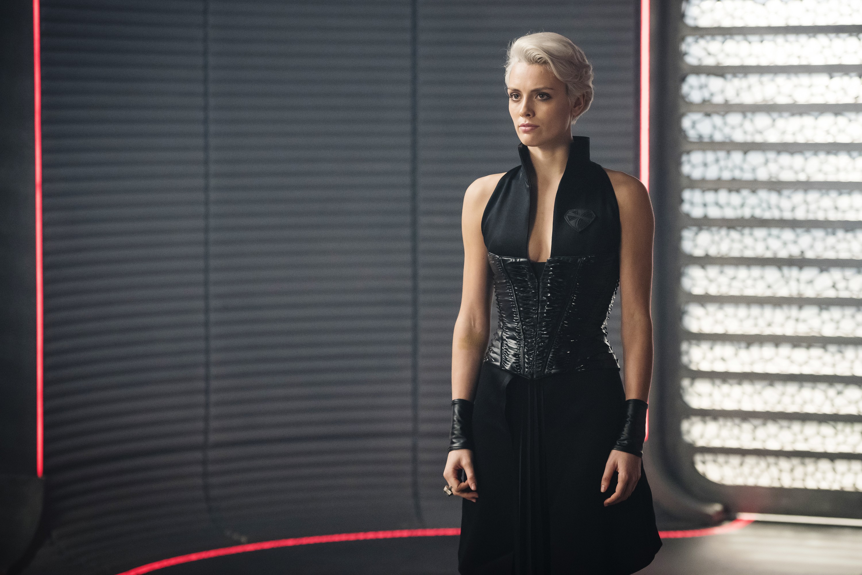 Wallis Day As Nyssa in Krypton Wallpapers