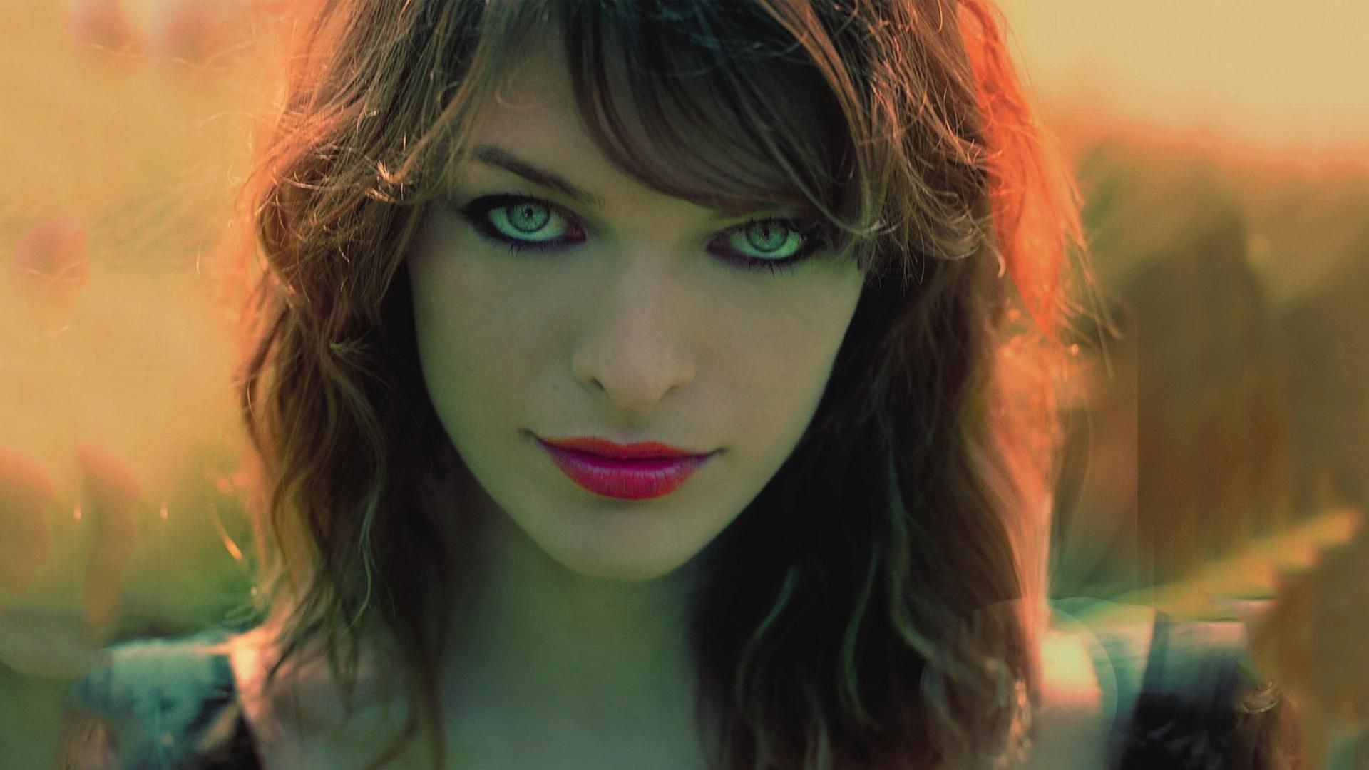 Wallpaper Milla Jovovich Wallpapers