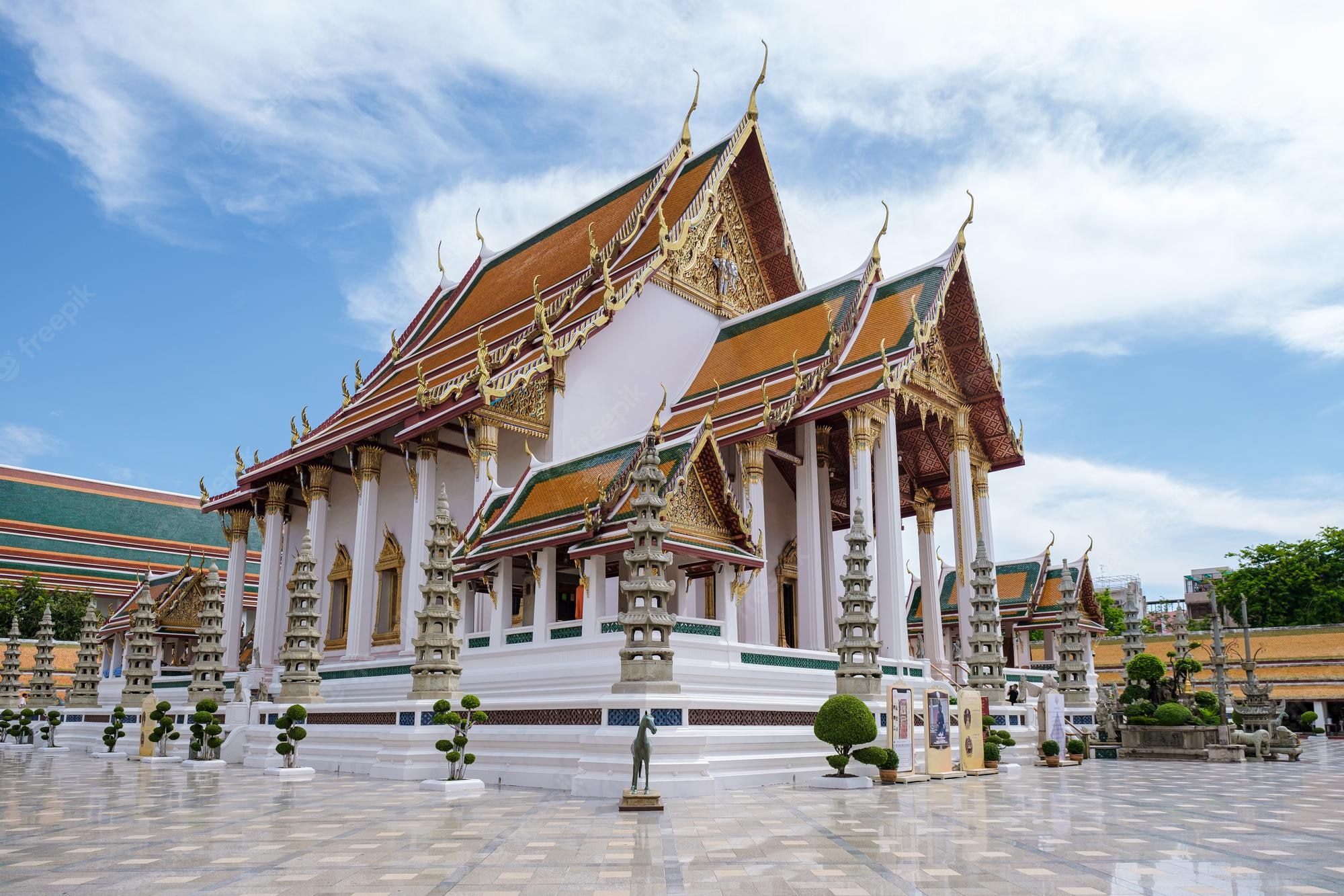 Wat Suthat Wallpapers