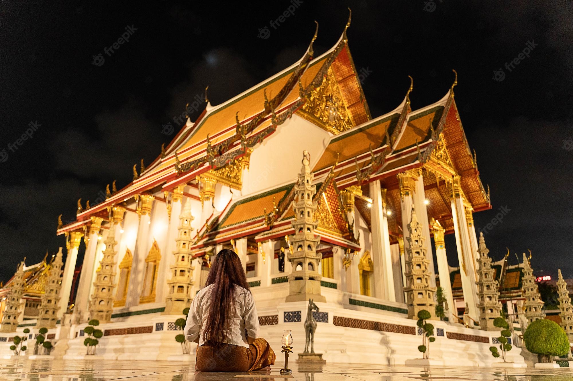 Wat Suthat Wallpapers