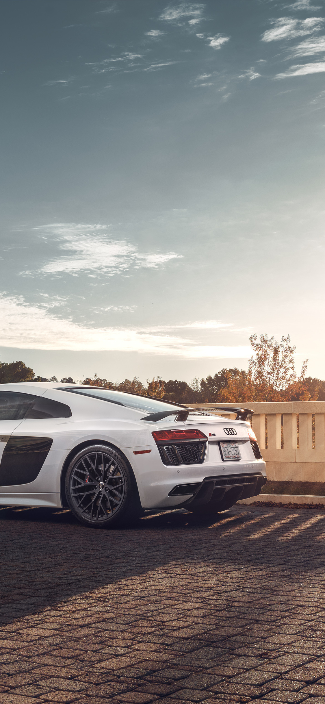 White Audi R8 Wallpapers