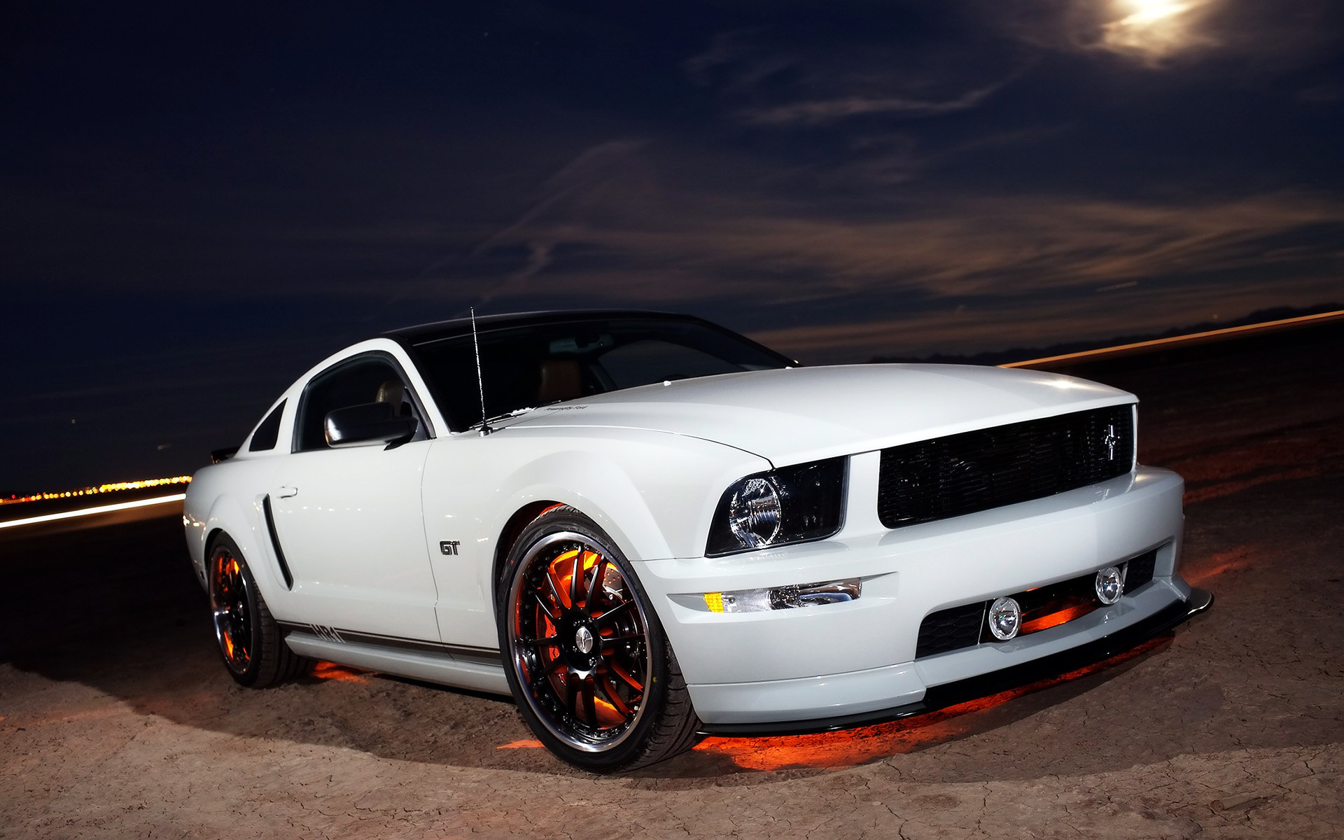 White Gt Mustang Wallpapers