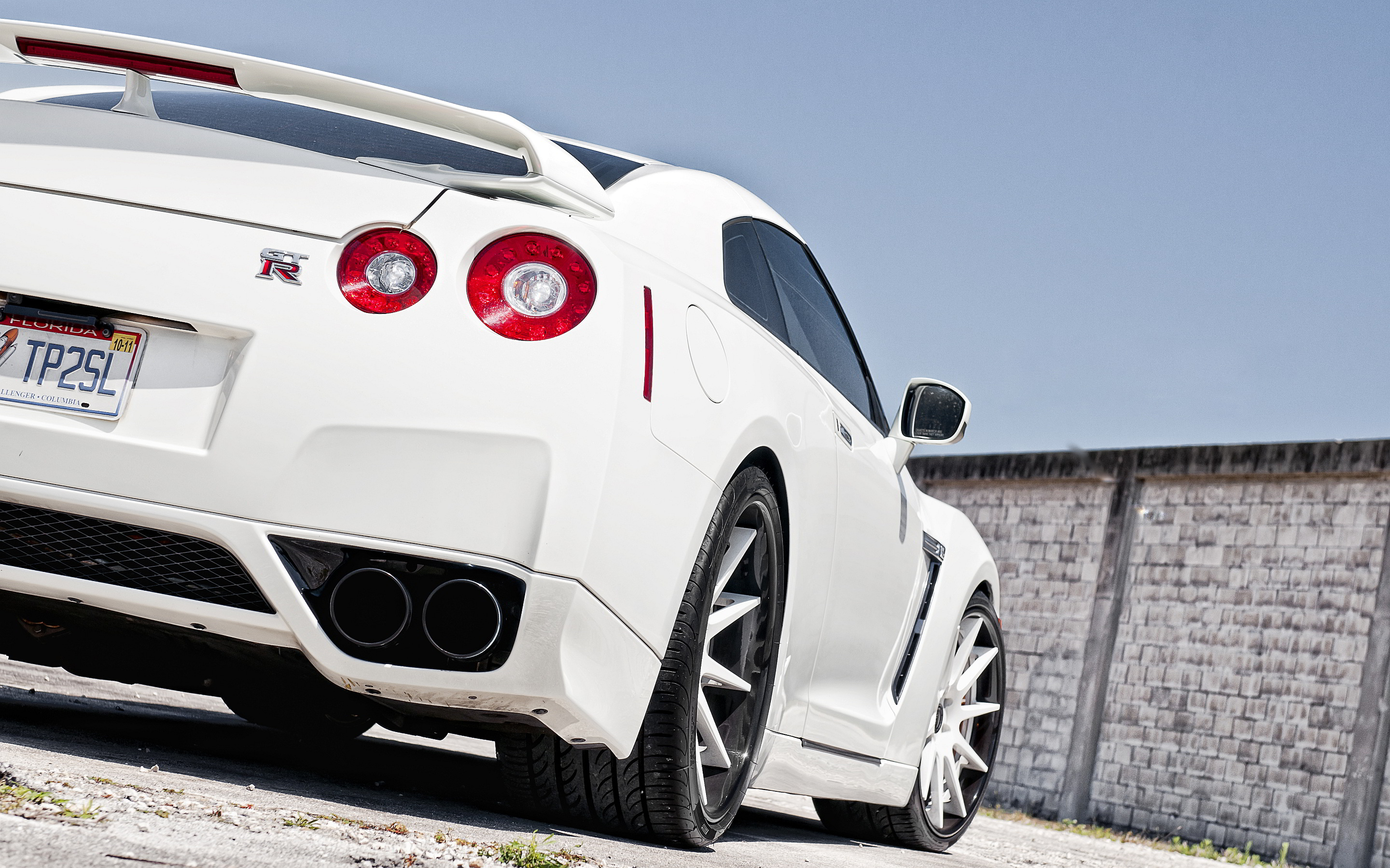 White Nissan Gtr Wallpapers