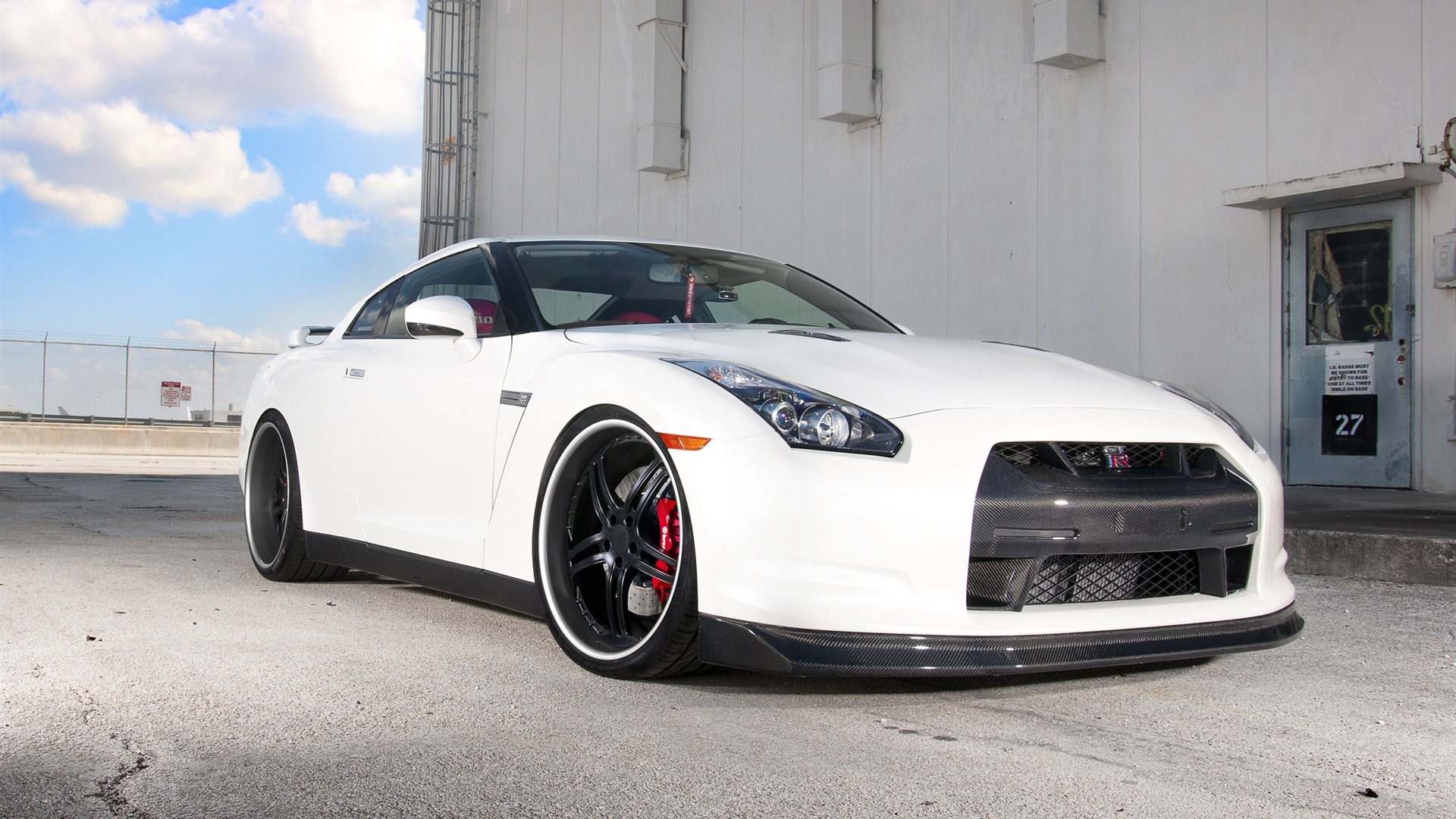 White Nissan Gtr Wallpapers