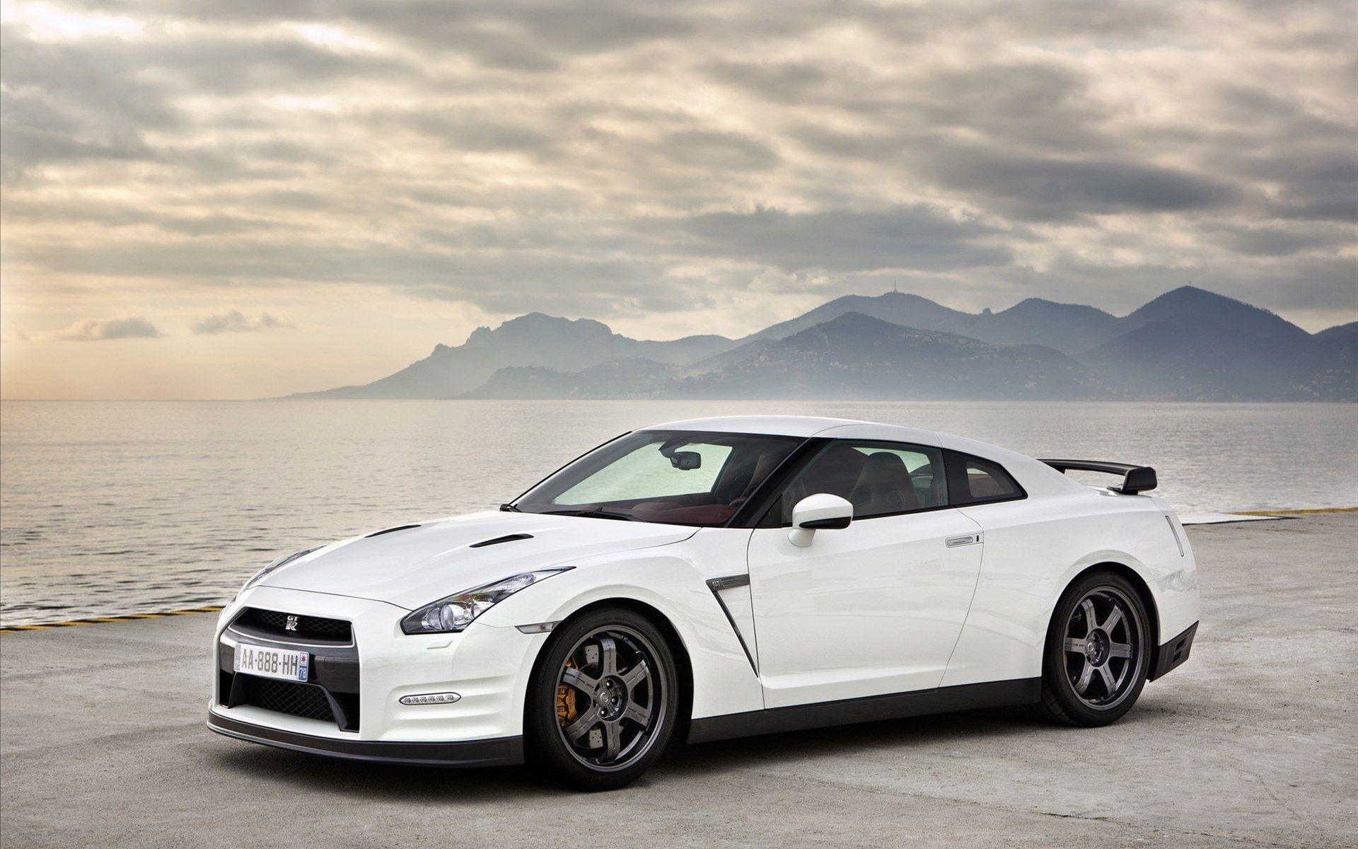 White Nissan Gtr Wallpapers