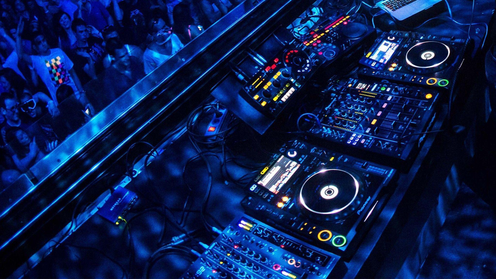 Widescreen Dj Wallpapers