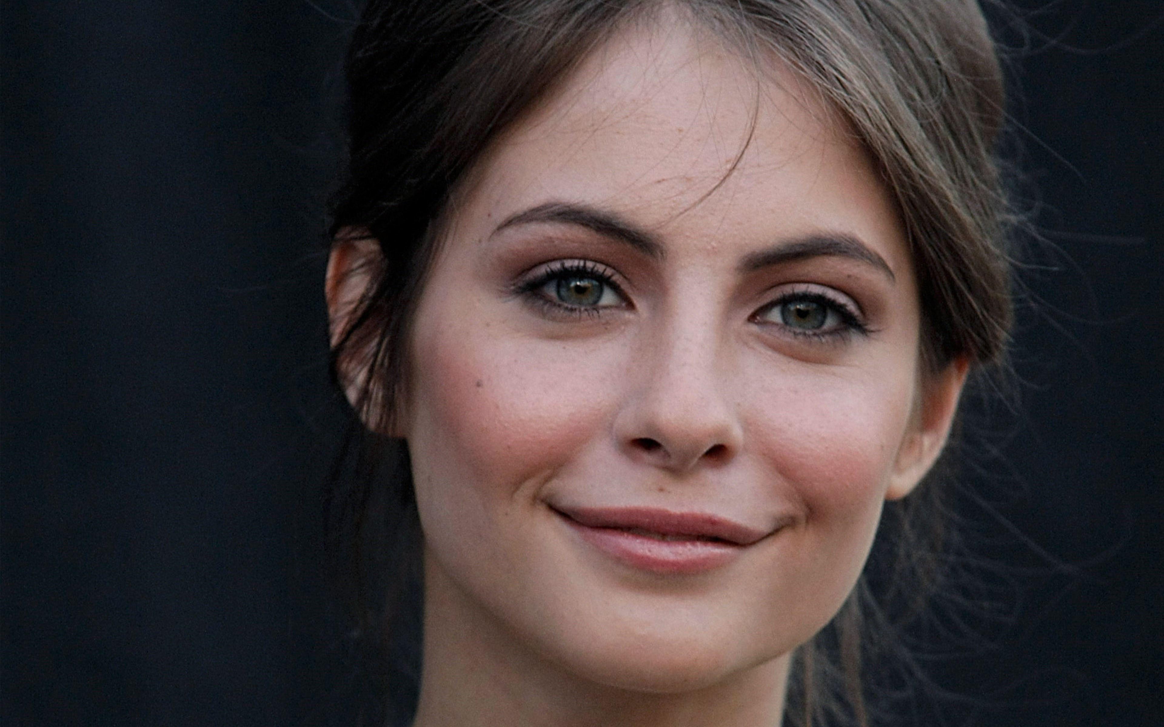 Willa Holland in Black Wallpapers