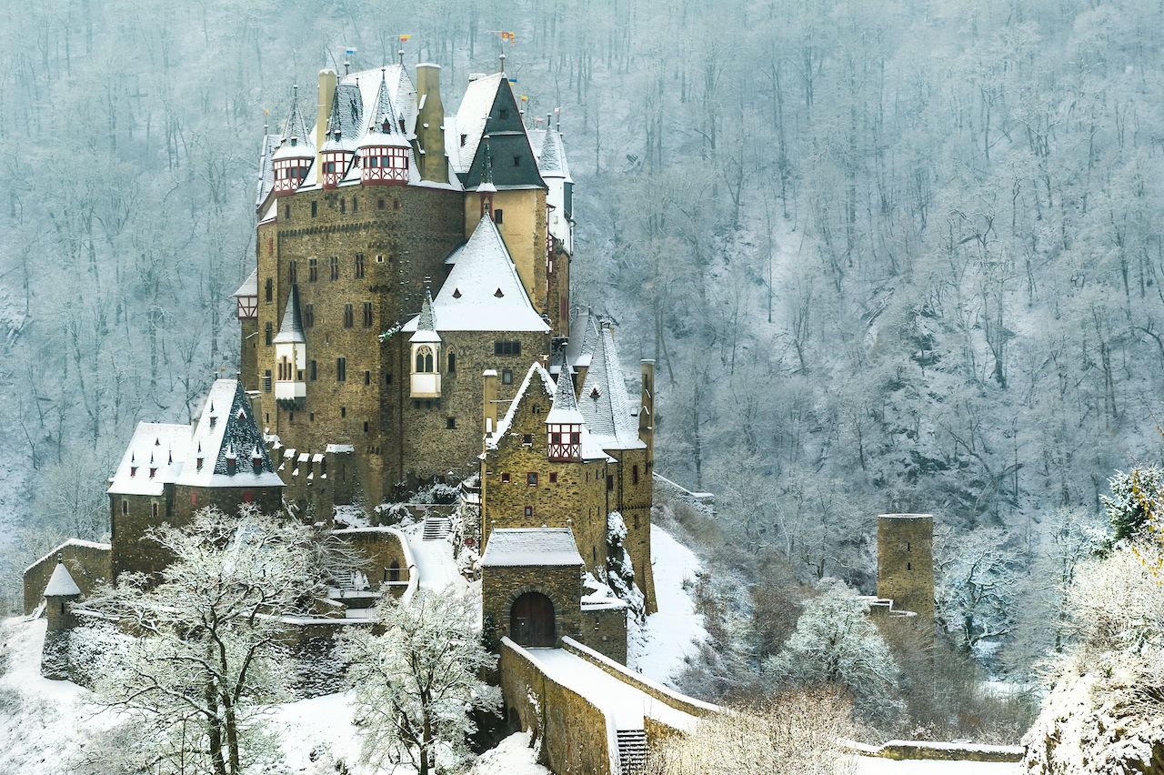 Winter Castle Wallpapers