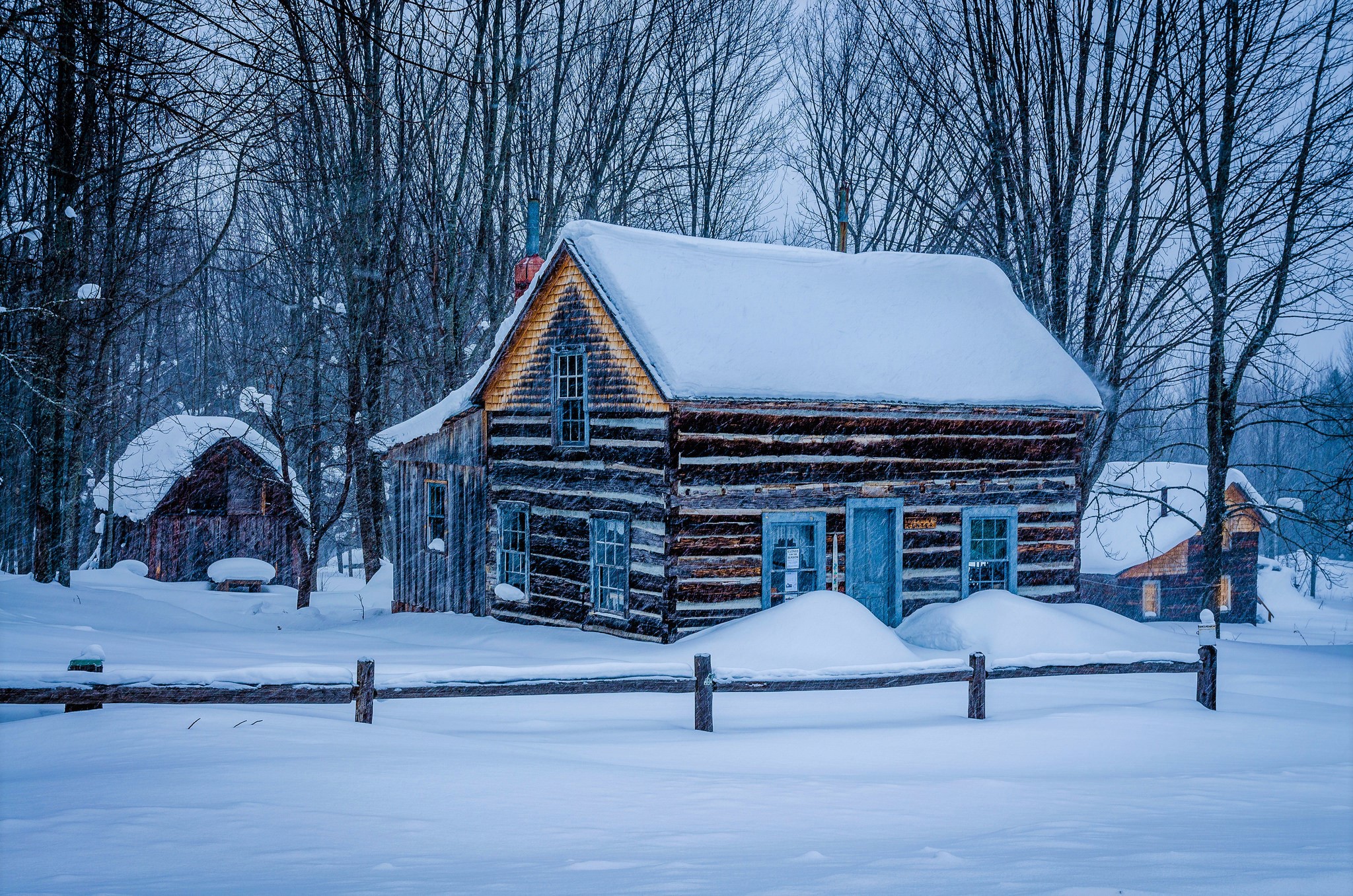 Winter Cottage Wallpapers